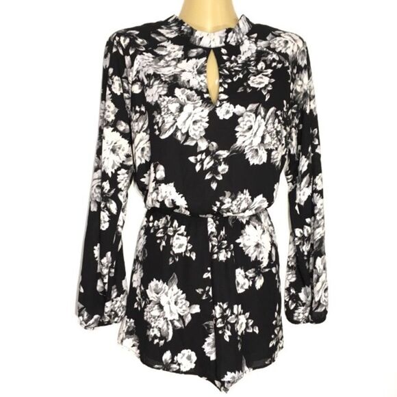 LORD & TAYLOR DESIGN LAB BOHO COTTAGECORE FLORAL LONG SLEEVE ROMPER POCKETS M - Picture 1 of 16